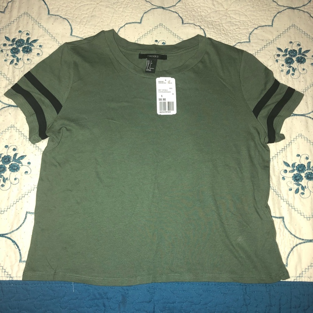 ✨Forever21 Varsity Crop Tee✨